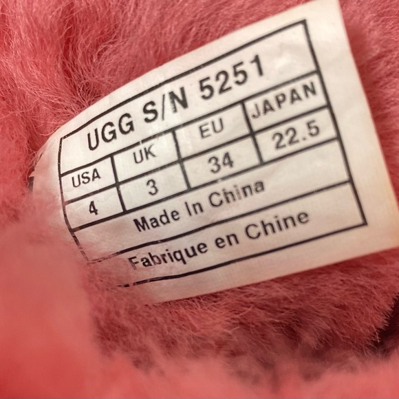 Ugg Kids Classic Short II Boot Red Ribbon Size 4 - Picture 9 of 11